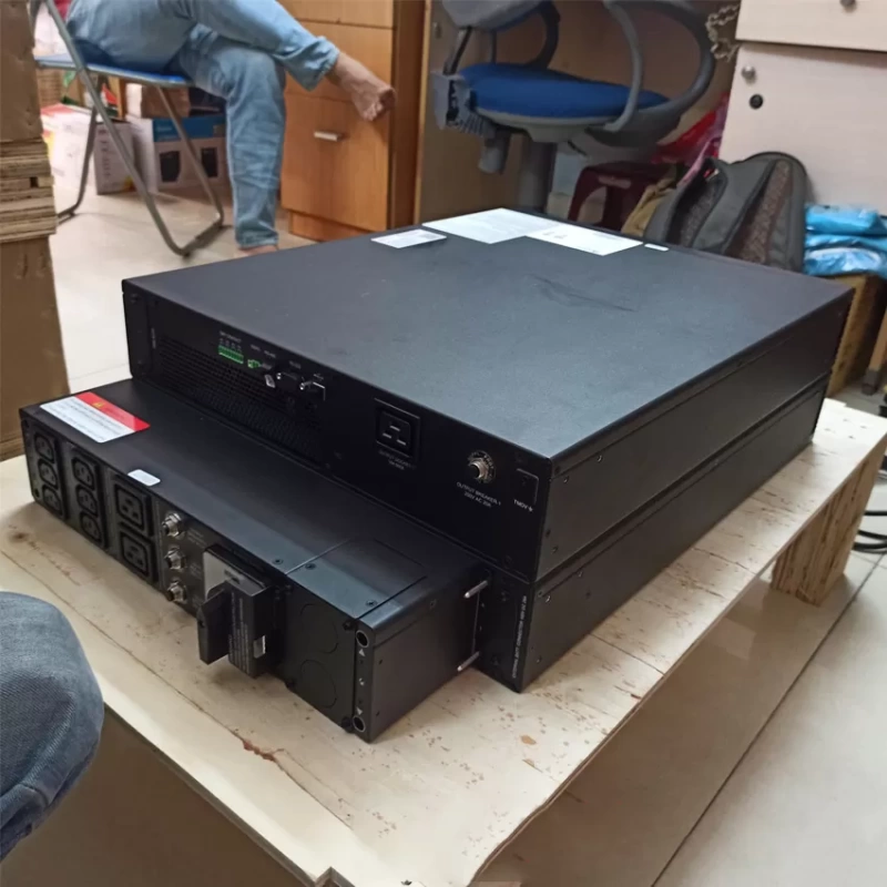 Bộ lưu điện Delta RT-5K UPS502R2RT0B035 5KVA/5KW (Pin Trong)