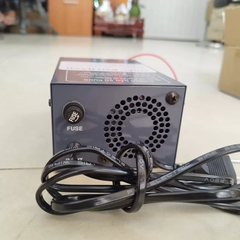 Máy sạc bình ắc quy tự động 12V/10A