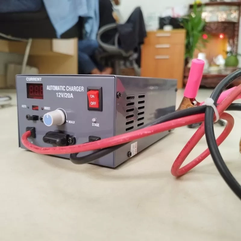 Máy sạc bình ắc quy tự động 12V/20A