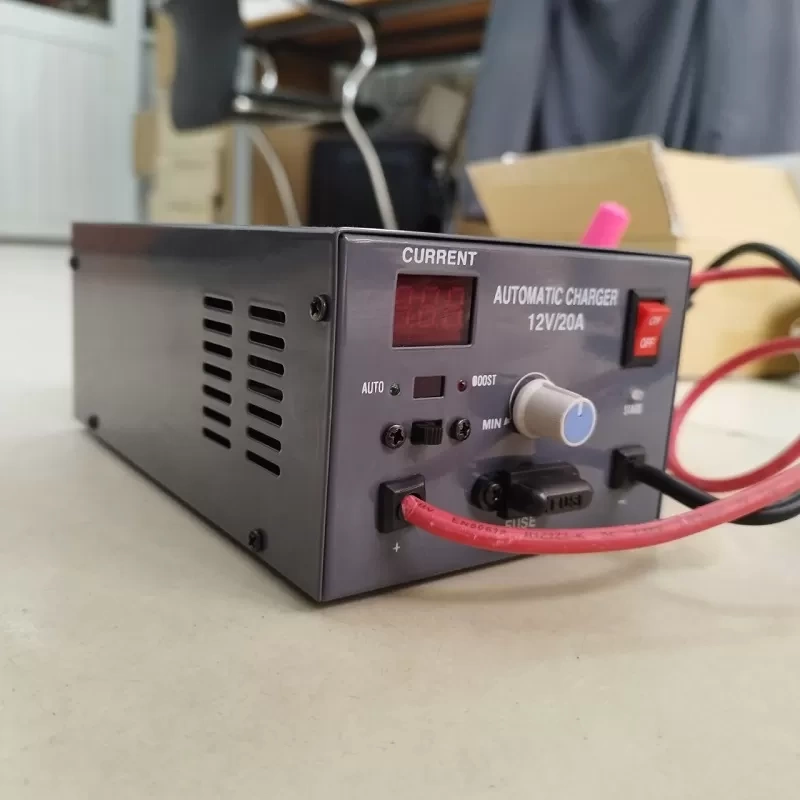 Máy sạc bình ắc quy tự động 12V/20A
