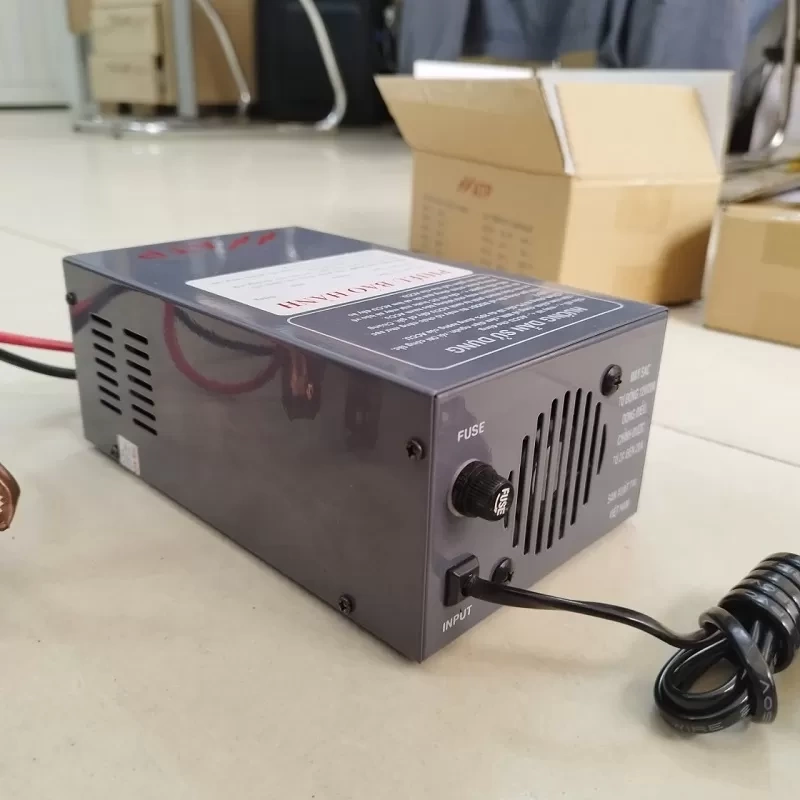 Máy sạc bình ắc quy tự động 12V/20A