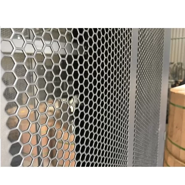 Tủ rack 42U UNR 42UD-2CL 2 cửa lưới