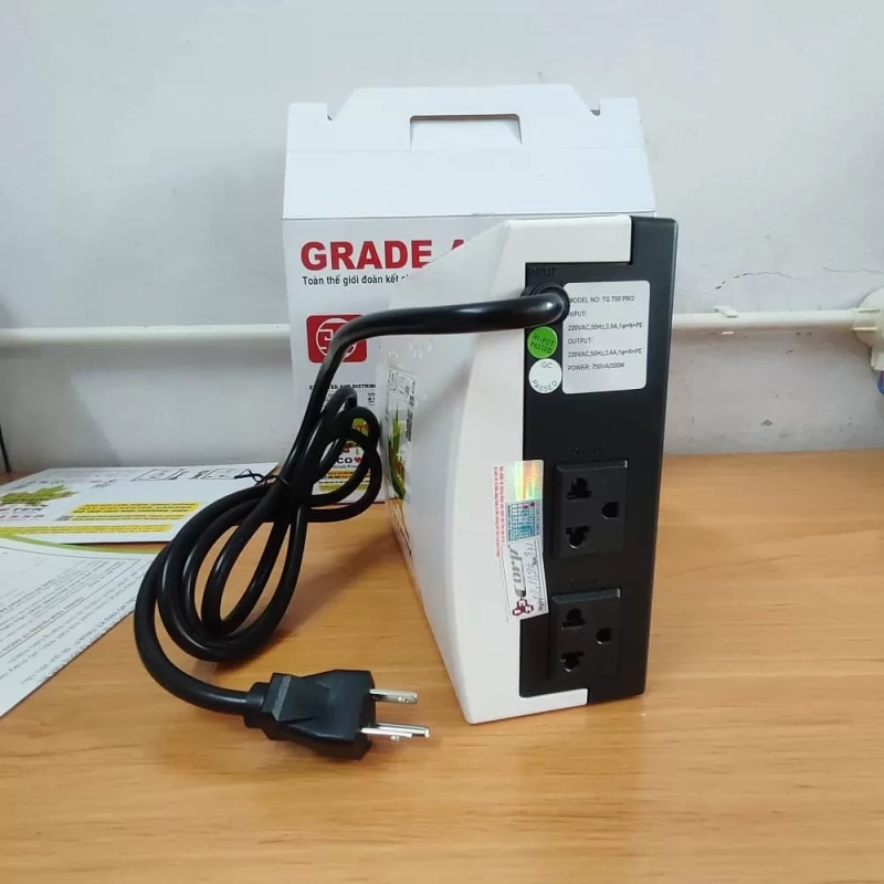 Bộ lưu điện Santak TG 750 PRO (750VA/300W)